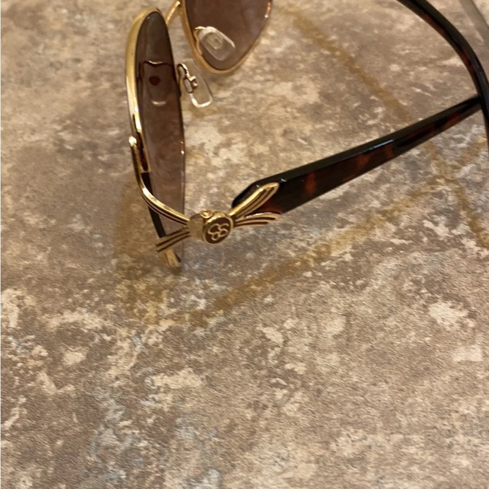 Jessica Simpson Gold Aviator Women’s Sunglasses - Picture 2 of 3